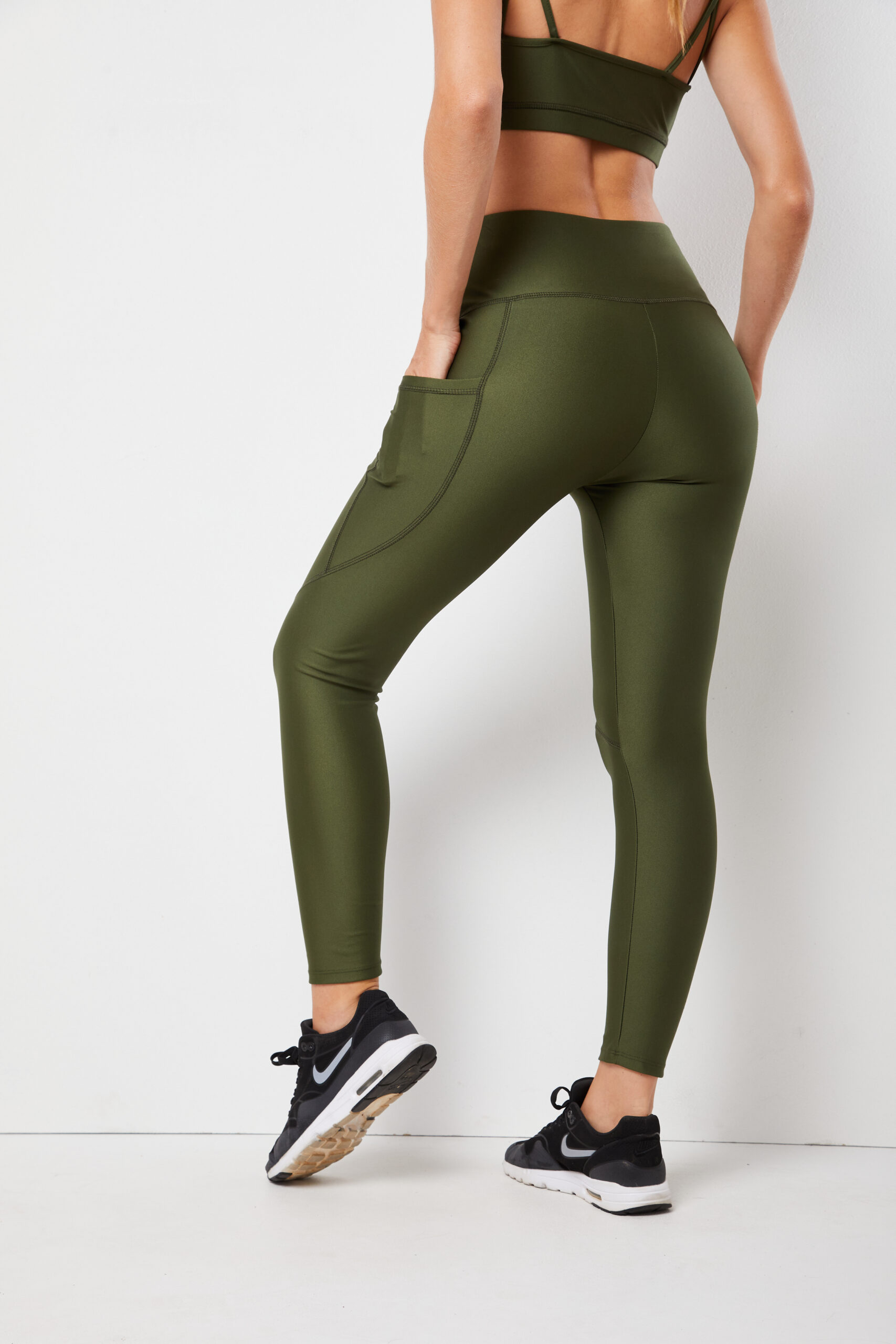 D30029-D70017- VERDE MILITAR